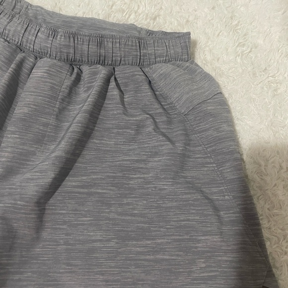Lululemon Gray men’s Shorts - Picture 8 of 12